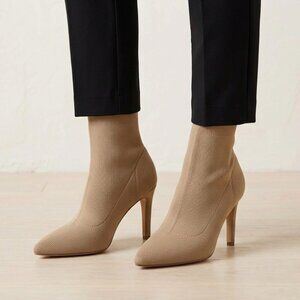 Cushionaire Russel Knit Pointed Toe Ankle Boots Memory Foam Tan Taupe Size 8.5